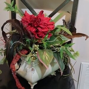 CBK flower arrangement in metal. 42GW5